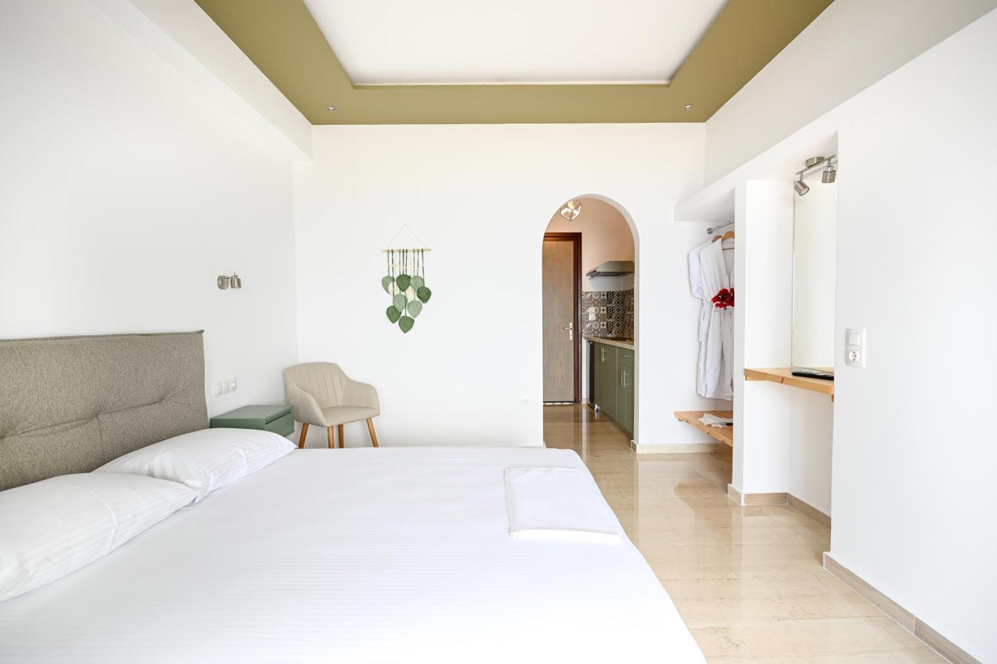 Makis Sea View Studios Skiathos Town Ngoại thất bức ảnh